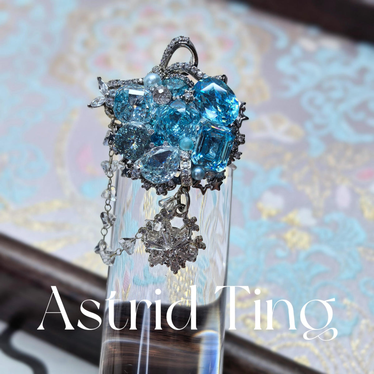 Handmade Bling Car Air Vent Charm, Sky Blue, Light Ocean Blue & Ice Blue Cubic Zirconia Car Vent Clip, Alloy Base with Soft Protective Sleeve, Luxury Car Interior Decor with Dangling Chain