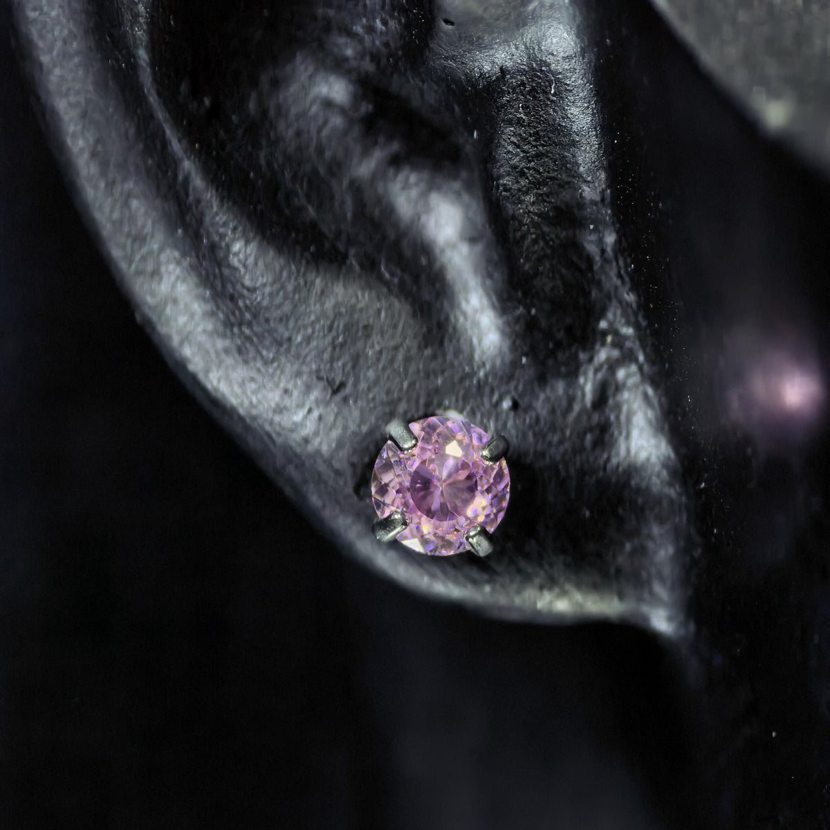 4mm bird's‑nest‑cut light pink tone cz titanium screw‑back stud earring
