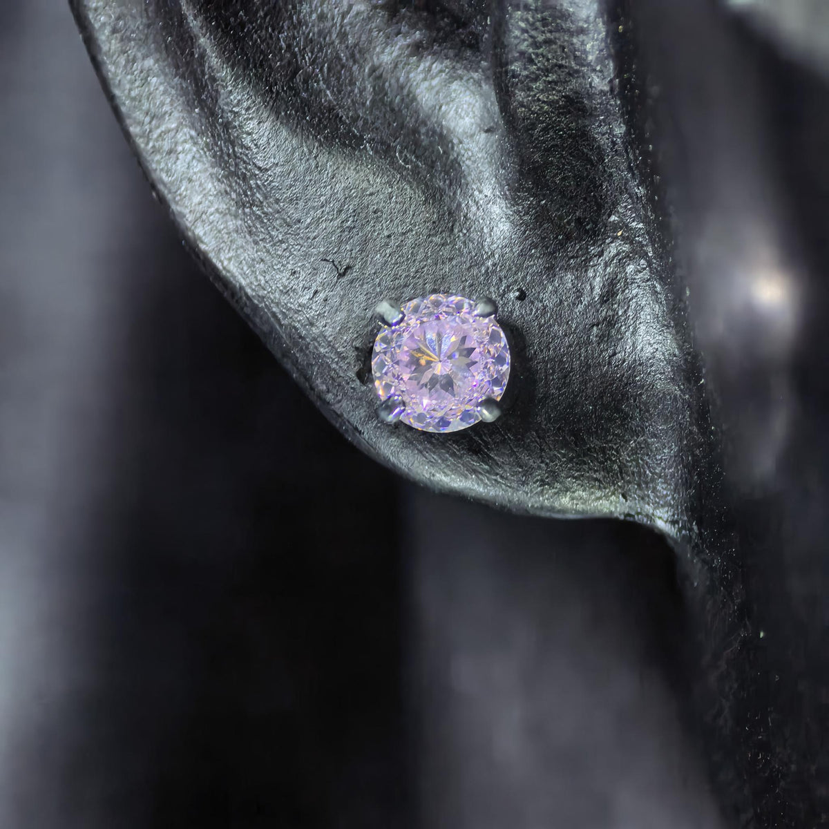 4mm bird's‑nest‑cut medium pink tone cz titanium screw‑back stud earring