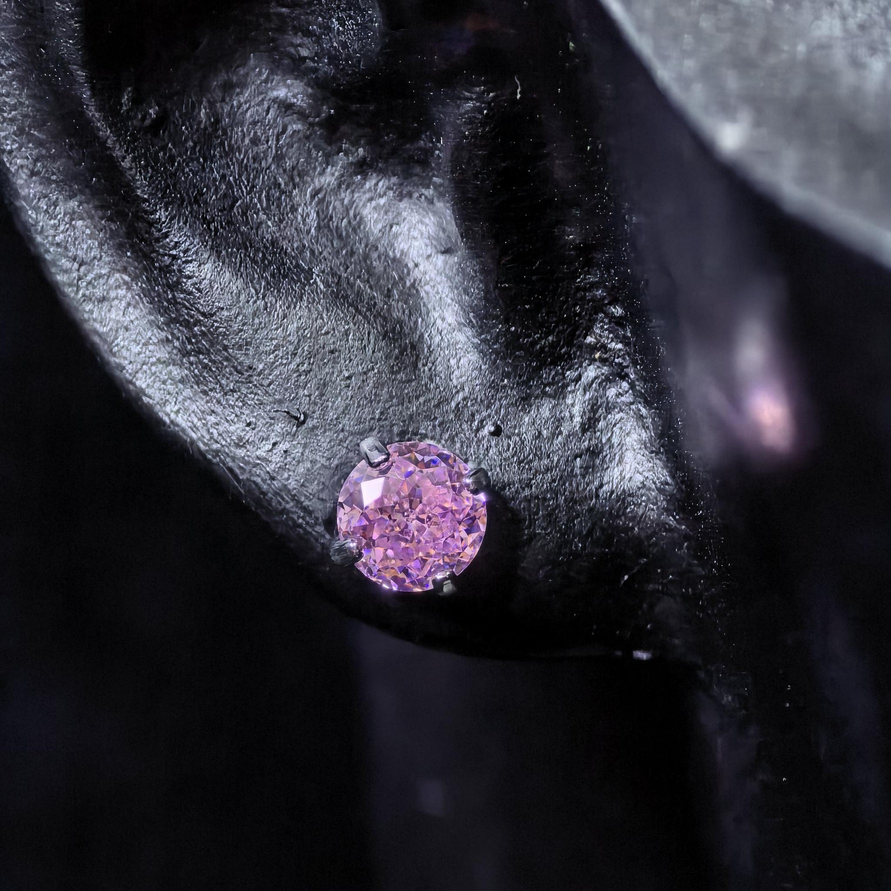 4mm starburst‑cut light pink tone cz titanium screw‑back stud earring