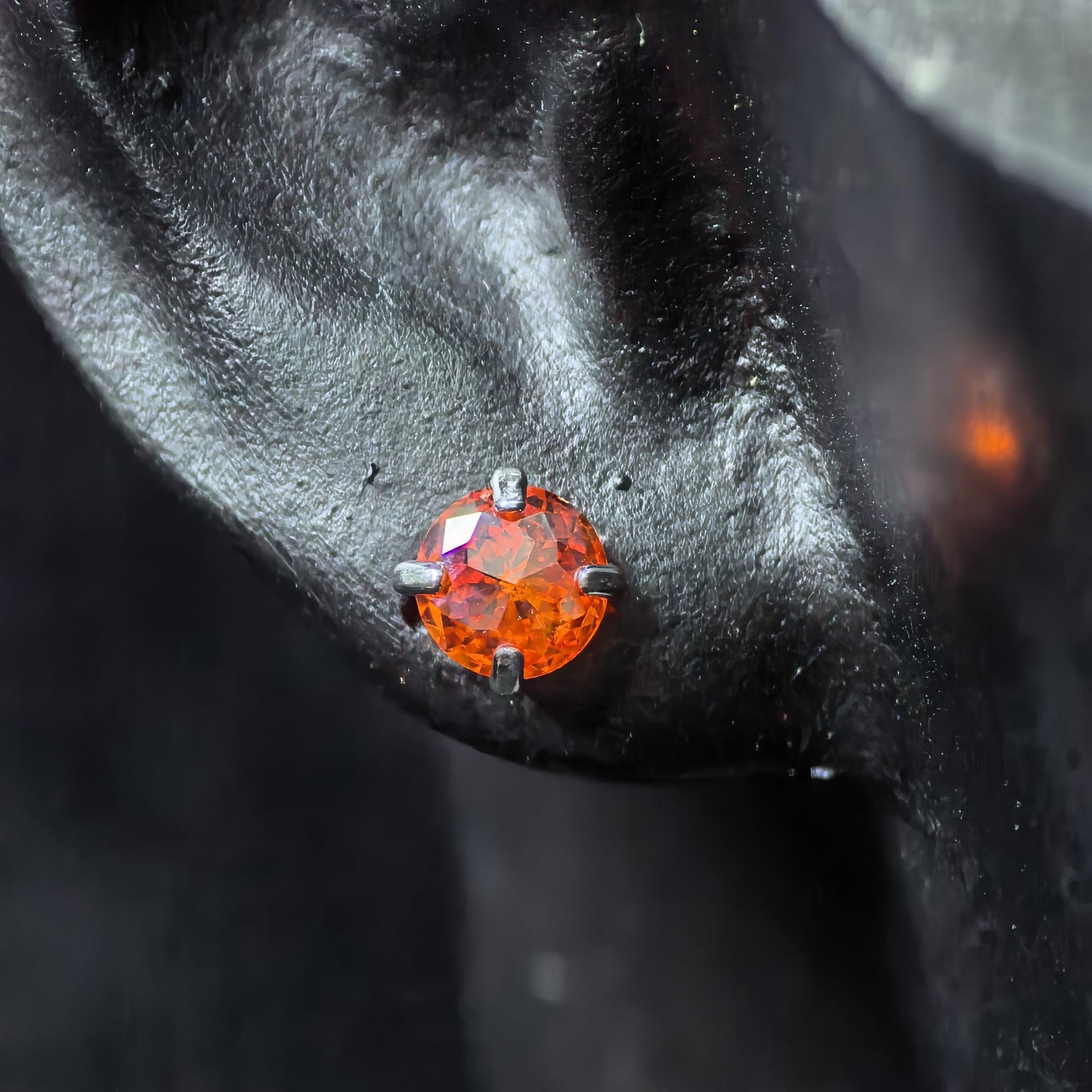4mm starburst‑cut mandarin orange tone cz titanium screw‑back stud earring