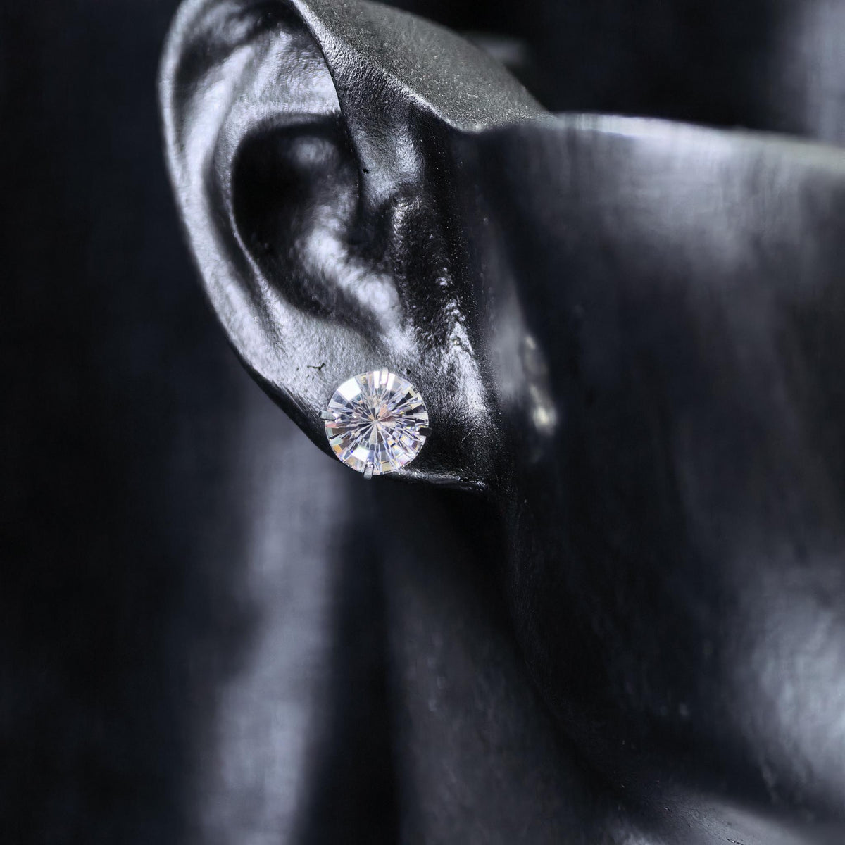 6mm conch‑cut d color white uncoated base cz titanium‑steel screw‑back stud earring