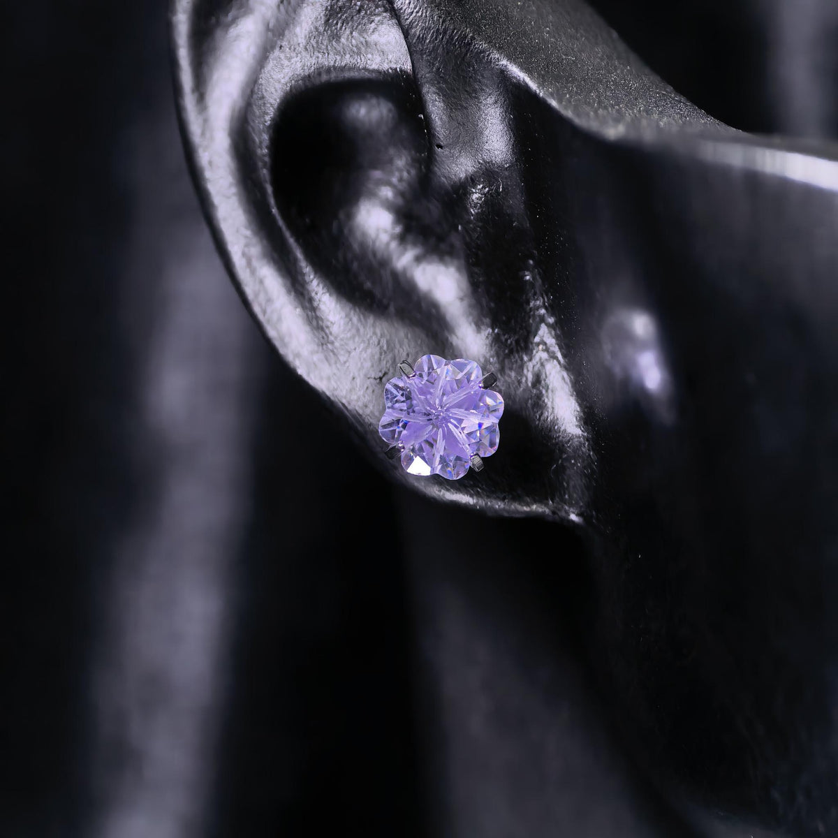6mm four‑leaf clover‑cut lavender tone cz titanium‑steel screw‑back stud earring