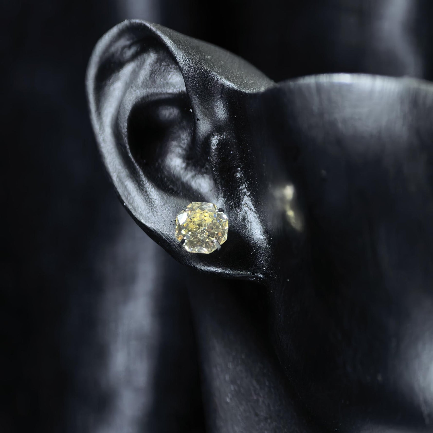 6mm octagonal bouquet‑cut light canary yellow cz titanium‑steel screw‑back stud earring