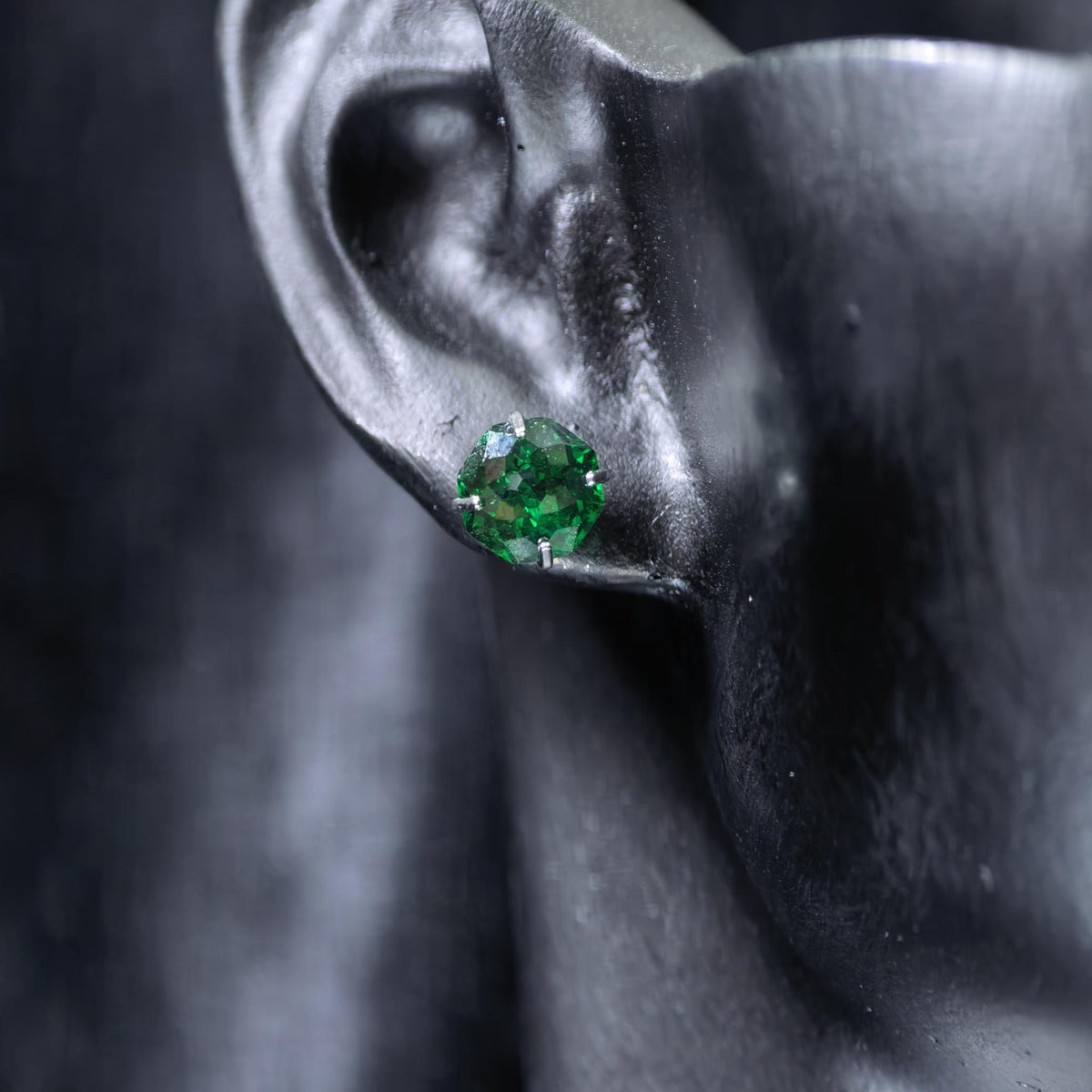 6mm octagonal bouquet‑cut vivid bright green cz titanium‑steel screw‑back stud earring