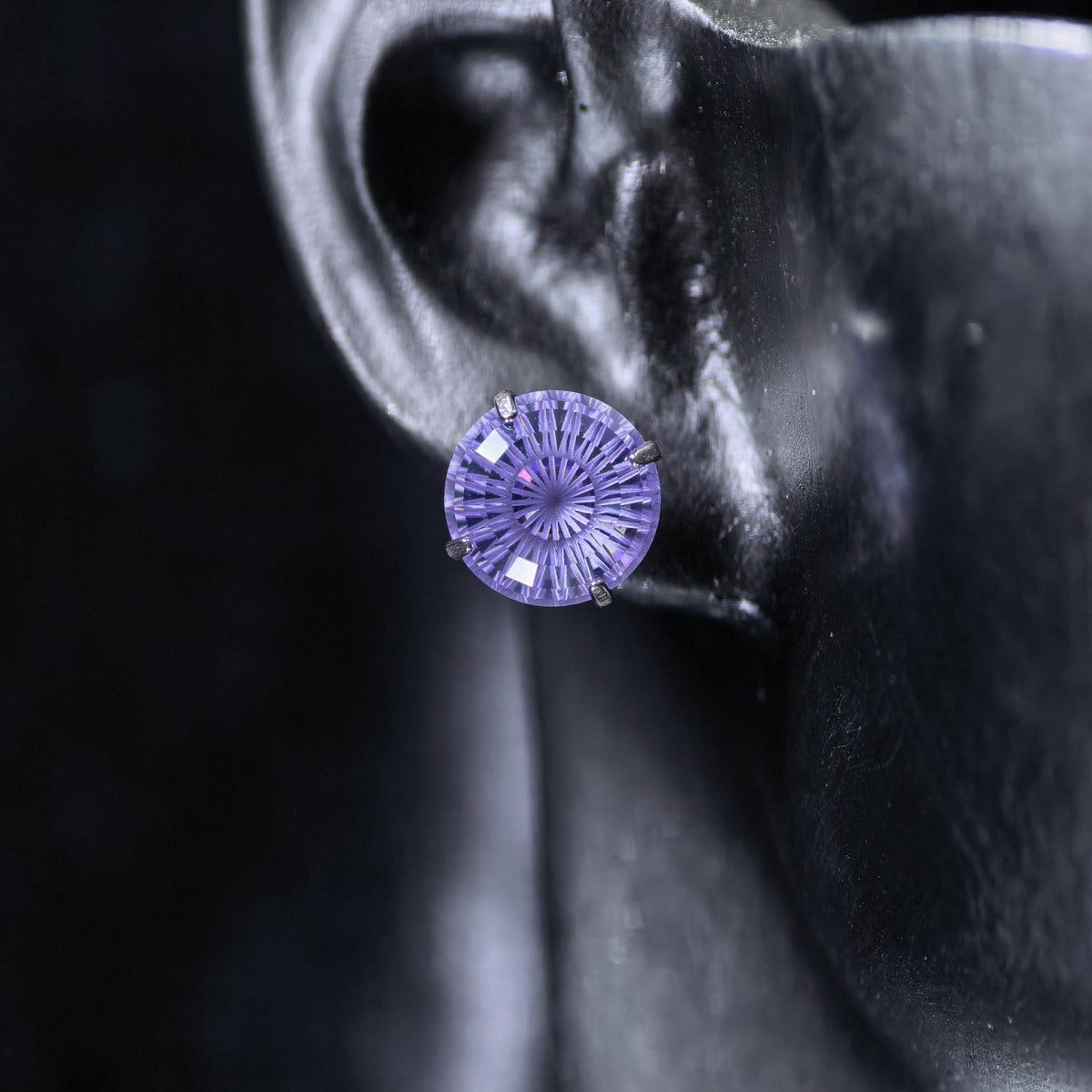 8mm conch‑cut color change blue uncoated base cz titanium‑steel screw‑back stud earring