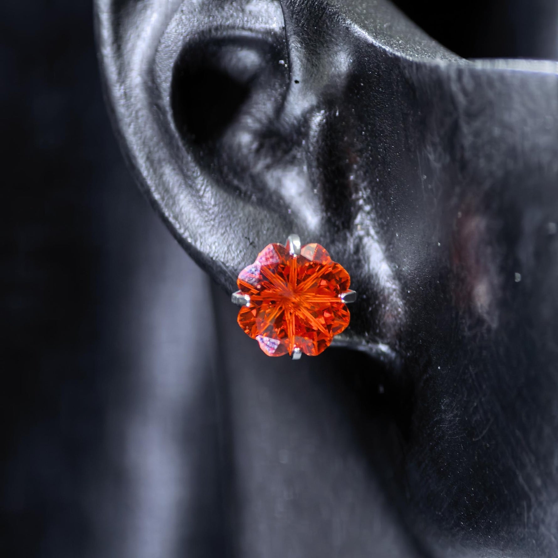 8mm four‑leaf clover‑cut china red cz titanium‑steel screw‑back stud earring