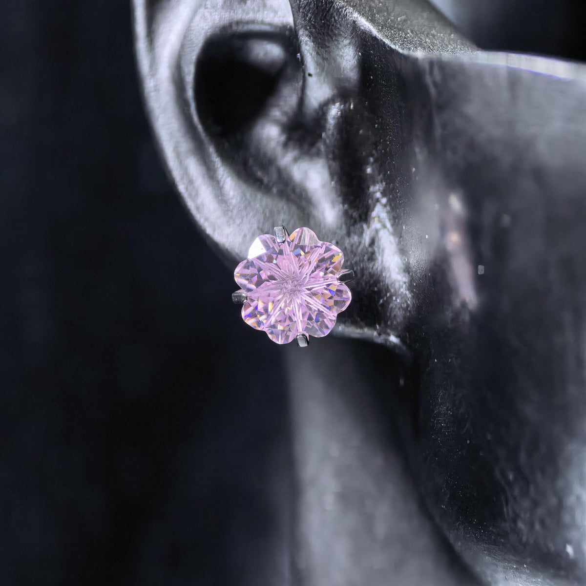 8mm four‑leaf clover‑cut light pink tone cz titanium‑steel screw‑back stud earring